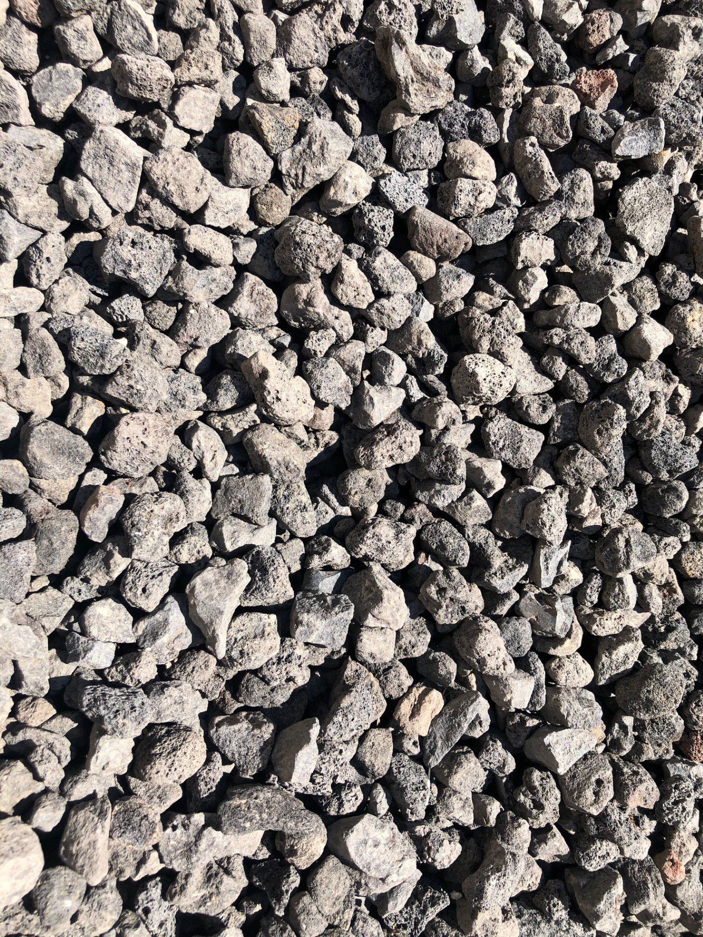 Black Lava Rock 3/4"